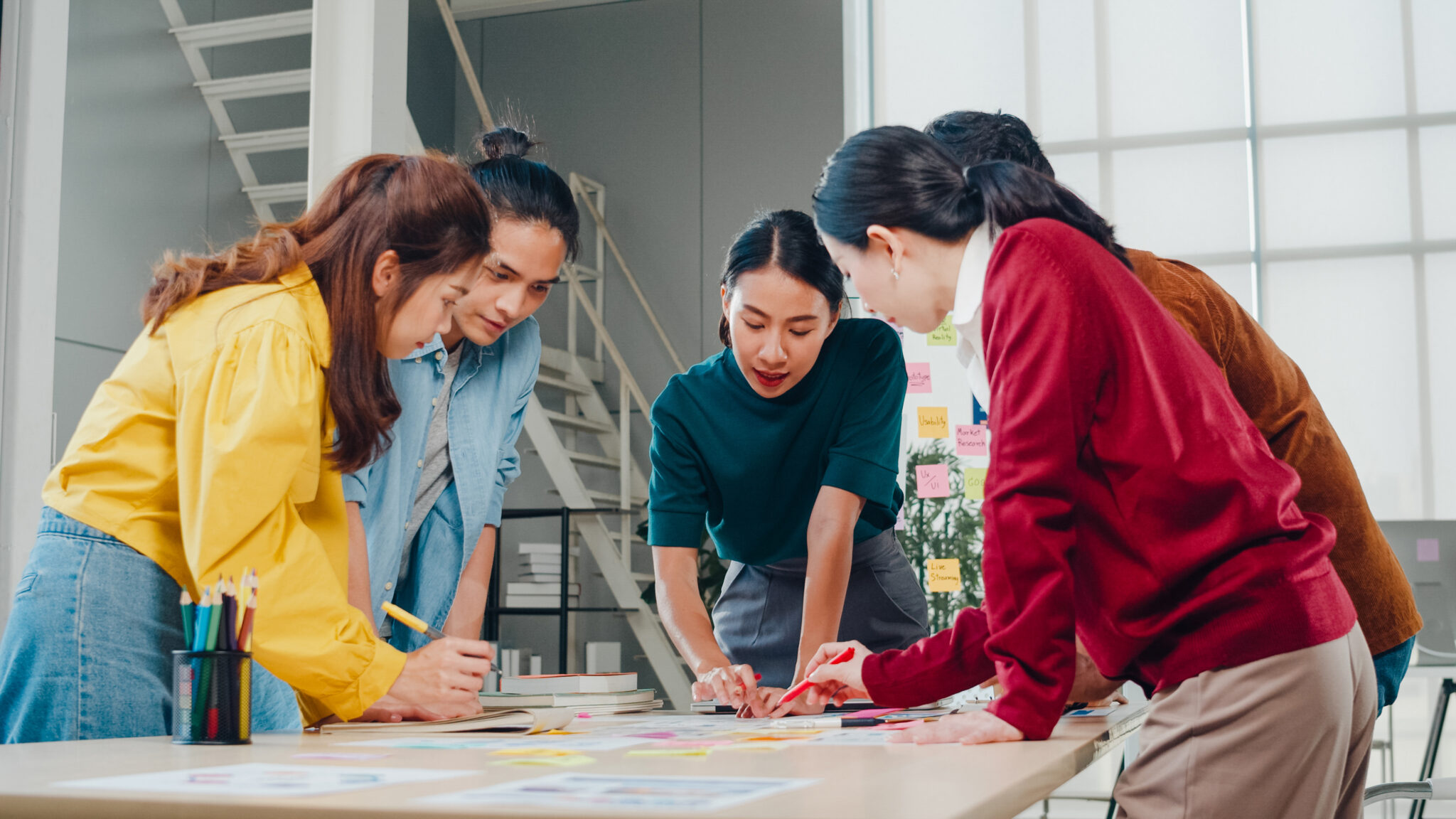 The Complete Guide To Outsourcing HR In 2025